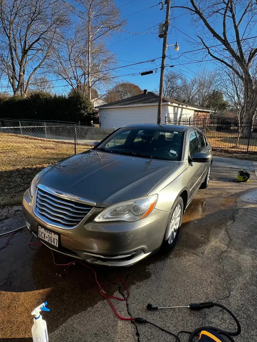 Chrysler 200 exterior wash in progress